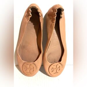 Tory Burch size 7 nude Leather ballet flats round toes